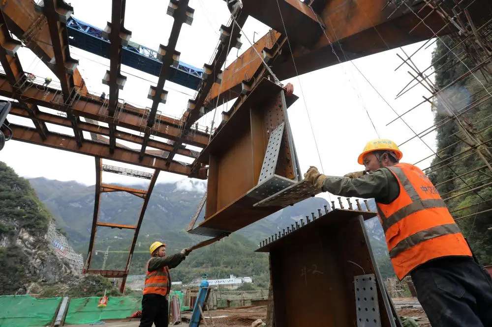 “雷火电竞在线登录官网”城开高速城口县城至鸡鸣互通段建设进入冲刺阶段 预计年底通车   开州大桥将于今年底实现南侧合龙(图3)