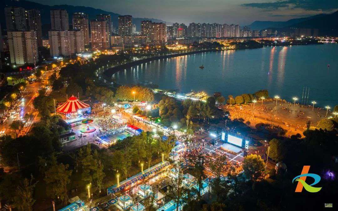 “夜游汉丰湖·夜赏举子园”2023不夜开州生活节来啦！：bat365官网登录(图2)